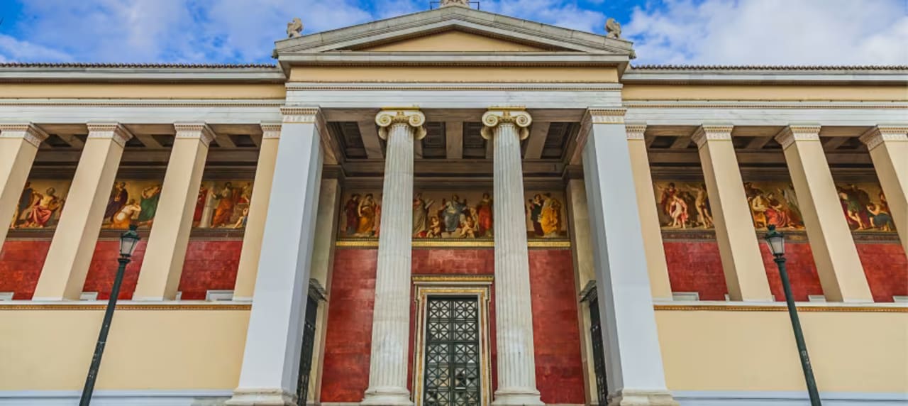 National and Kapodistrian University of Athens BA en archéologie, histoire et littérature de la Grèce antique