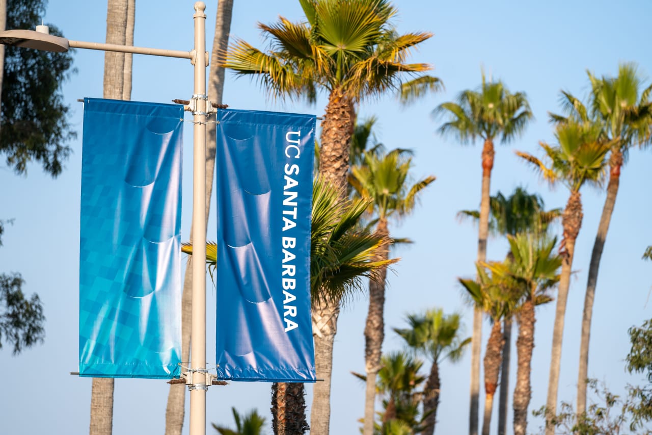 University of California, Santa Barbara - International Programs Program Diploma Internasional - Pemasaran Digital