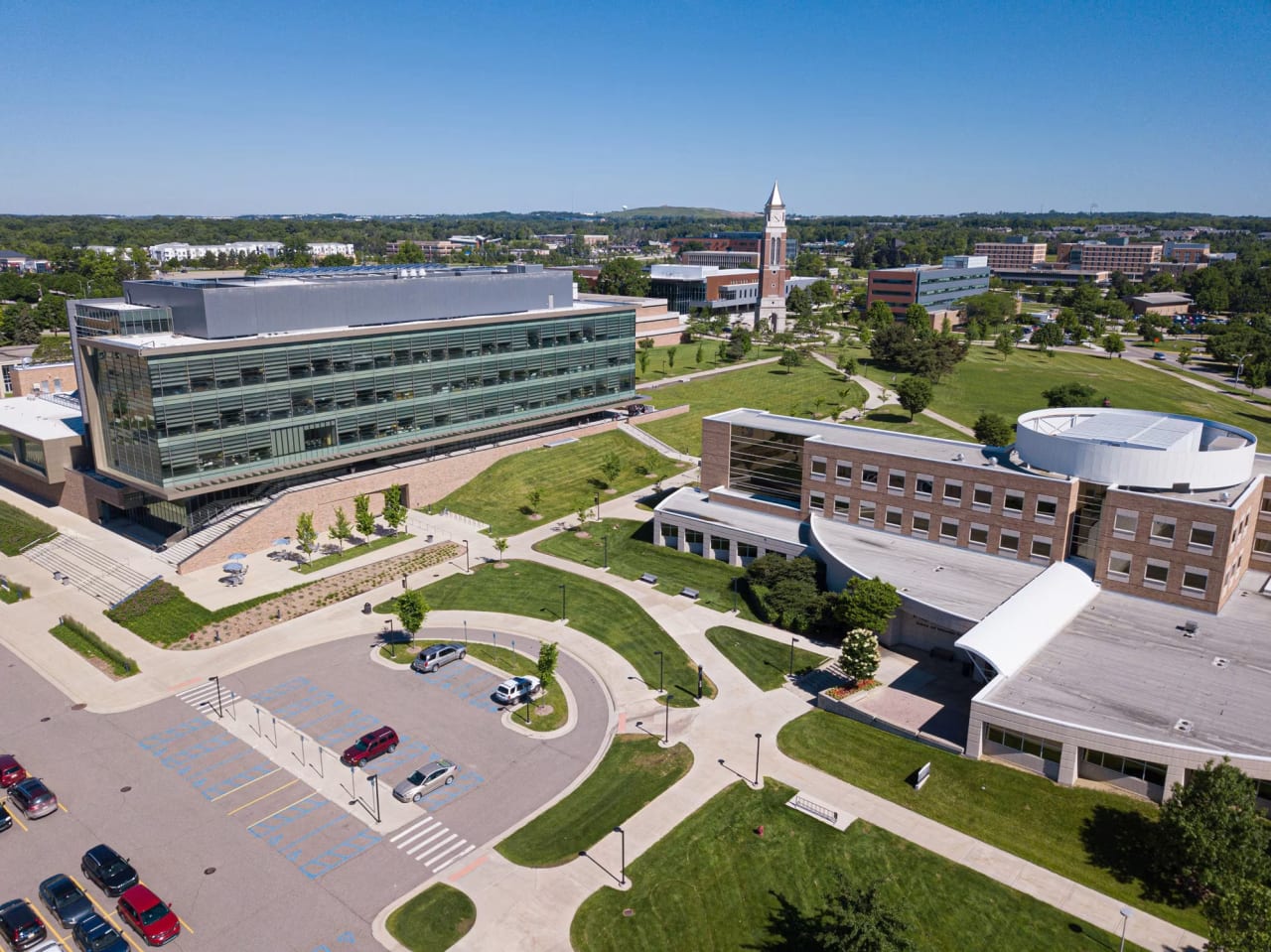 Oakland University - School of Business Administration Online MBA