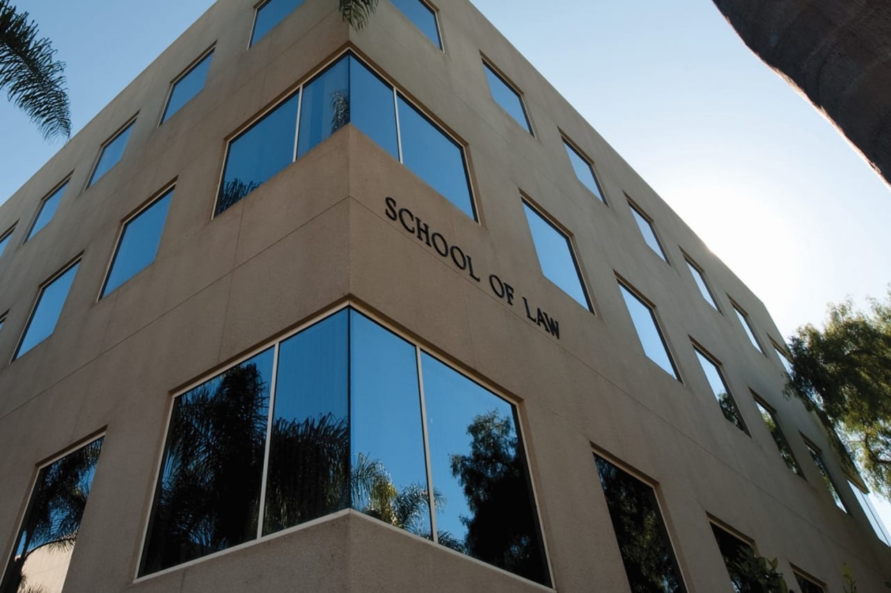 University of California, Irvine - School of Law Graduierten Steuerprogramm