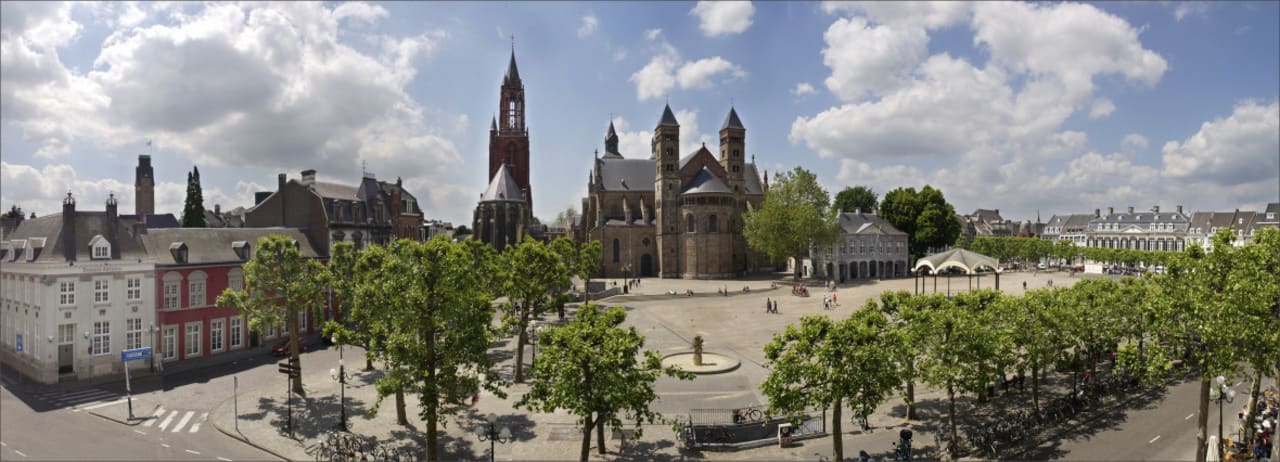 Maastricht University, University College Maastricht (UCM) University College Maastricht, un programa de licenciatura en artes y ciencias liberales