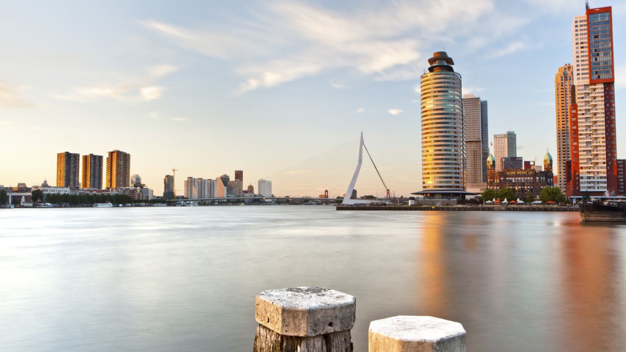 Erasmus School of Economics - Erasmus University Rotterdam MSc v ekonomii a podnikání - specializace na městskou, přístavní a dopravní ekonomiku