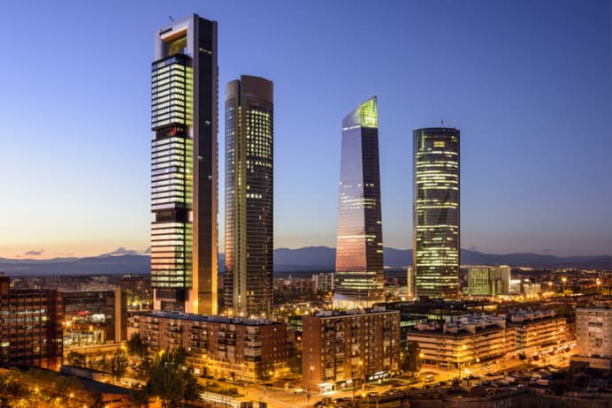 5 Reasons You Should Study Business in Spain