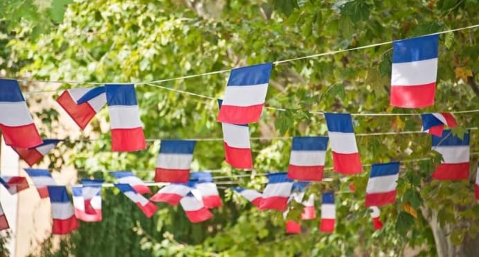 8 Locations to Study in French