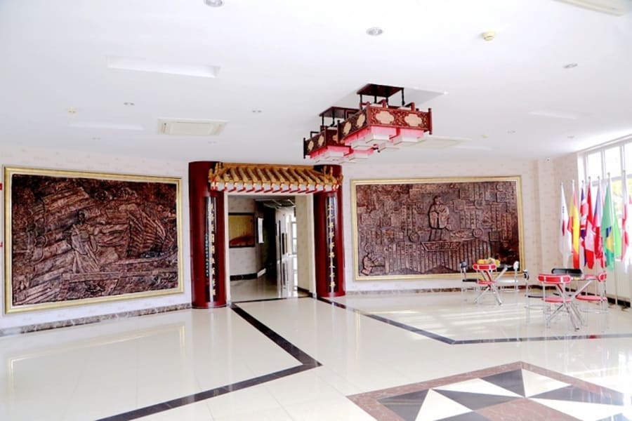 83121_hall.jpg