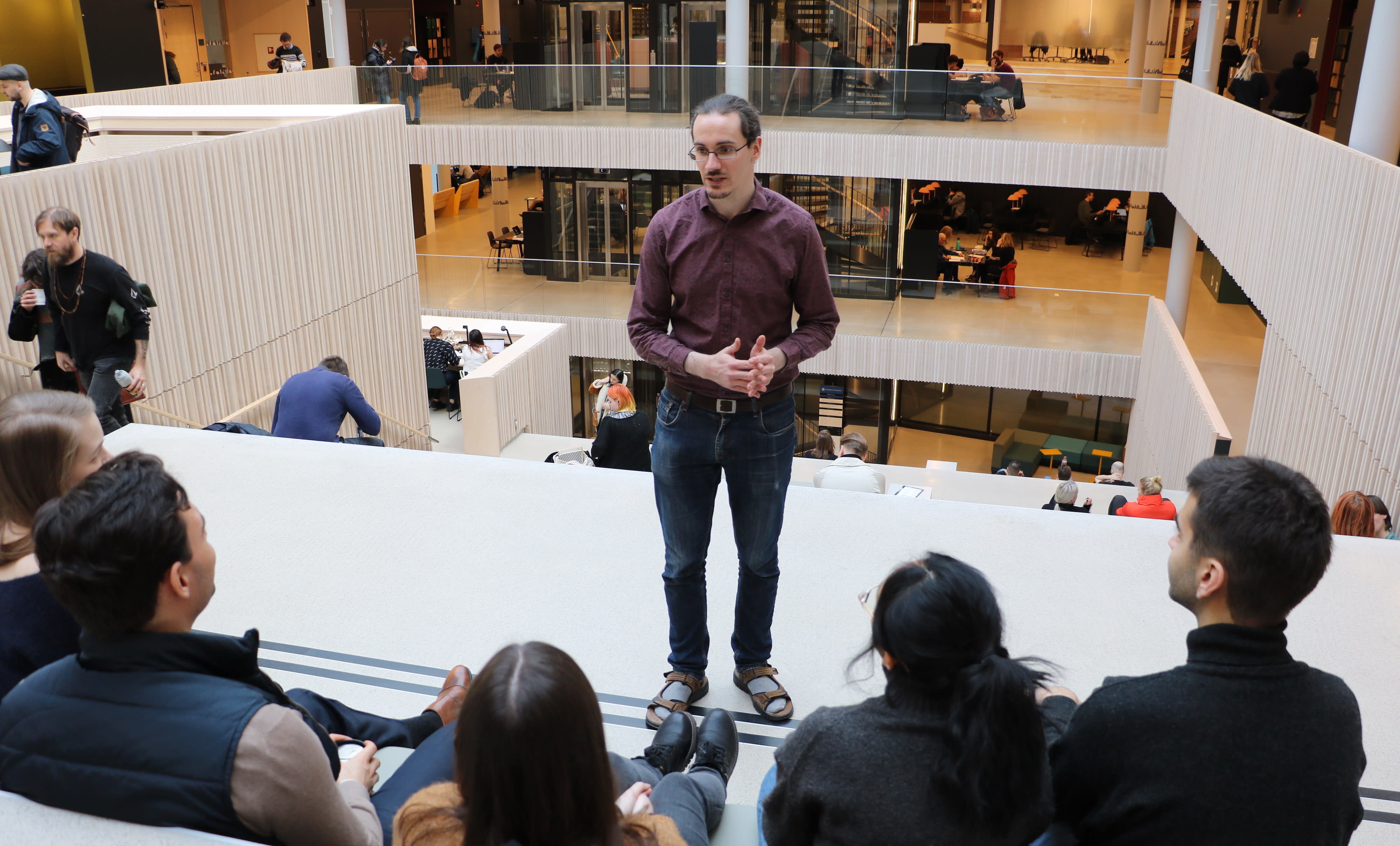 Faculty of Humanities, University of Gothenburg, Jakob Lundgren teaching