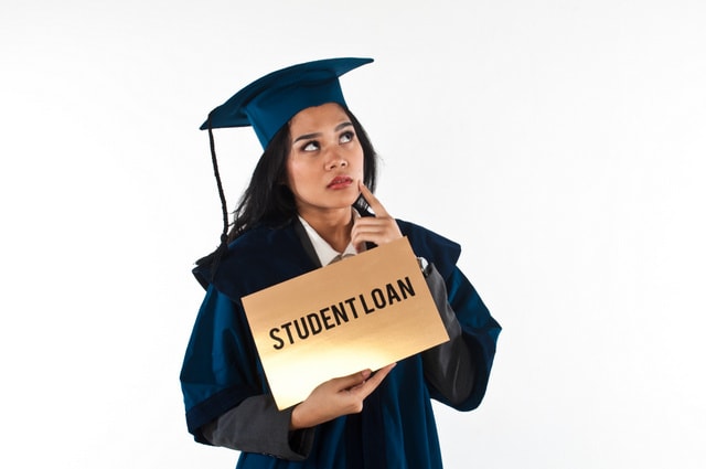 Female Student Confused How to Pay Her Student Loan