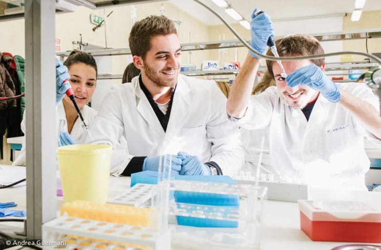 132086_001_laboratory.jpg