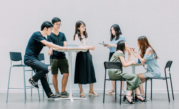 We were in the 44th teaching building of Tianjin University. I took this graduation photo for my seniors. This is my first shoot in my photography career. Thanks a lot for the opportunity my seniors afford to me.