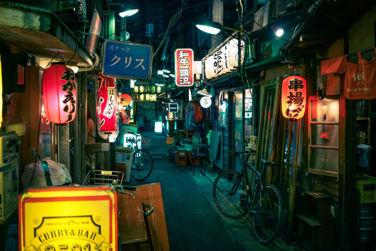 Wandering through the small back alleys of Sangenjaya, Tokyo, around midnight, after the last train has left and only the locals are still around drinking and enjoying lively conversations. This place is packed to the brim with tiny bars that only fit a few people, shoulder to shoulder. Each bar with it’s own vibe and new experience to enjoy.